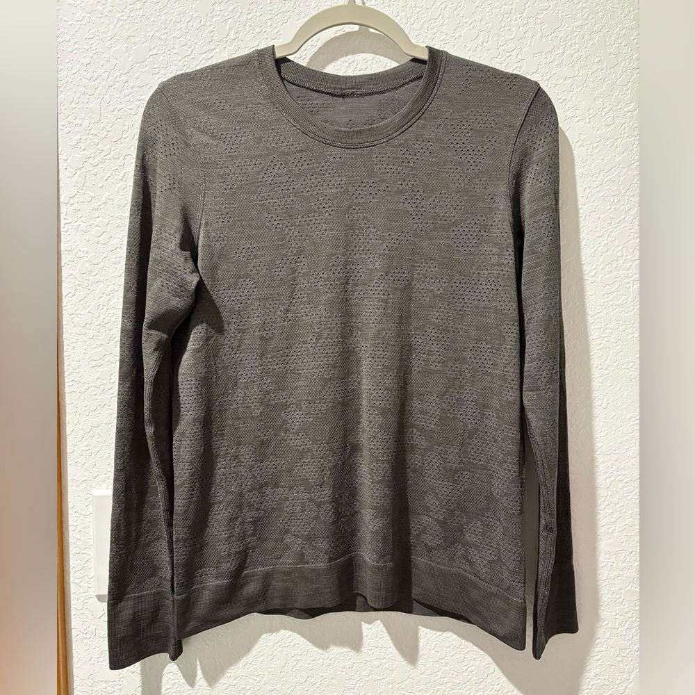 Lululemon Athletica breeze by long sleeve